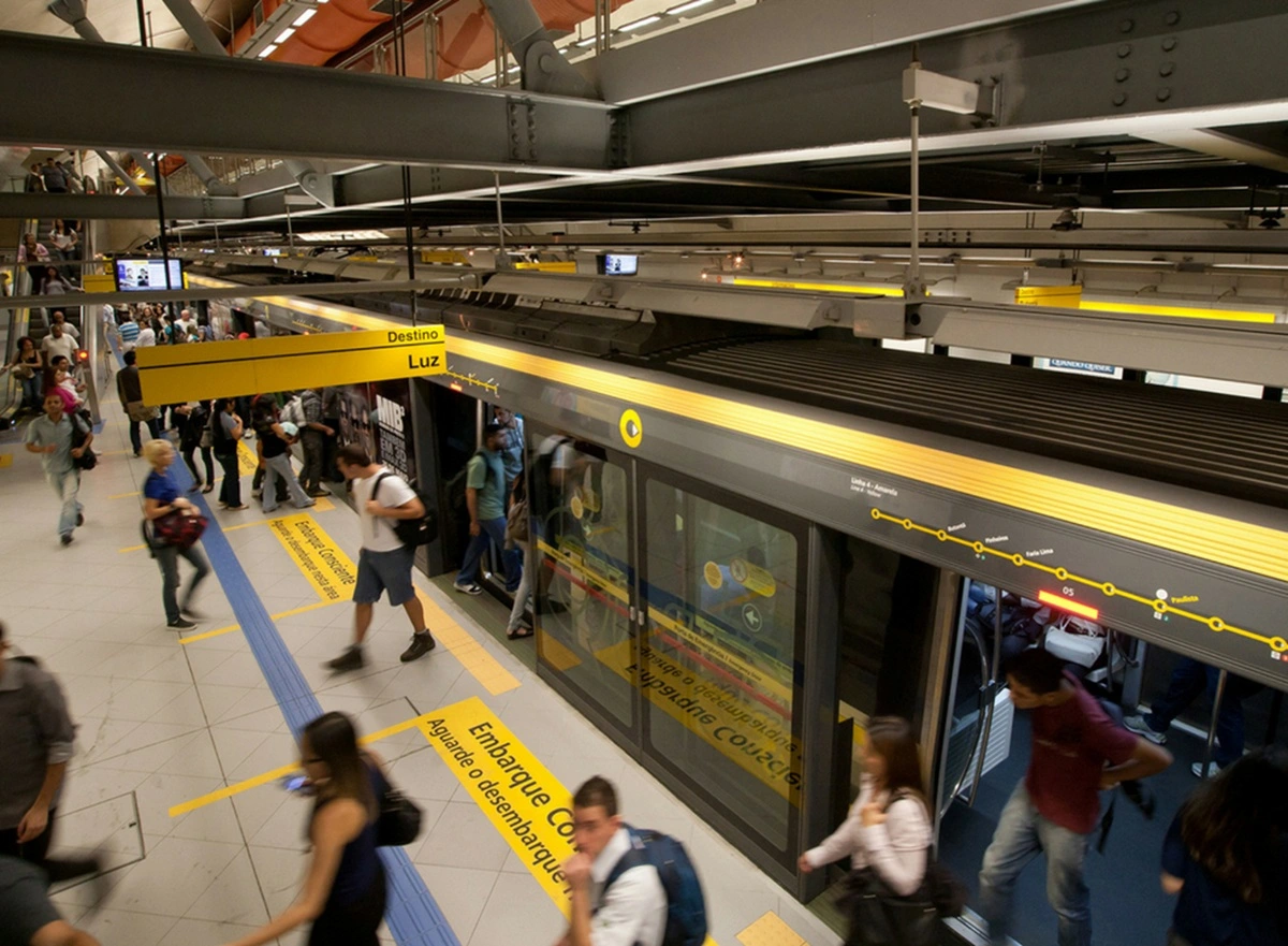 Tu cara ya puede pagar el metro: la IA que convierte tu rostro en billetera en LATAM 4 IA-pago-facial-metro-Latinoamérica