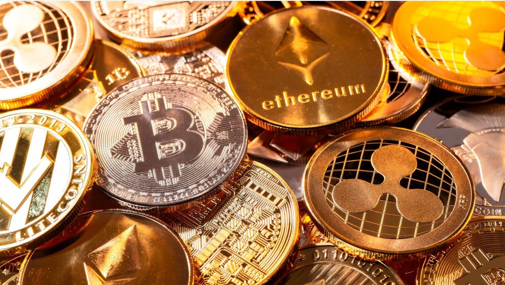 mundo de criptomendas y redes sociales