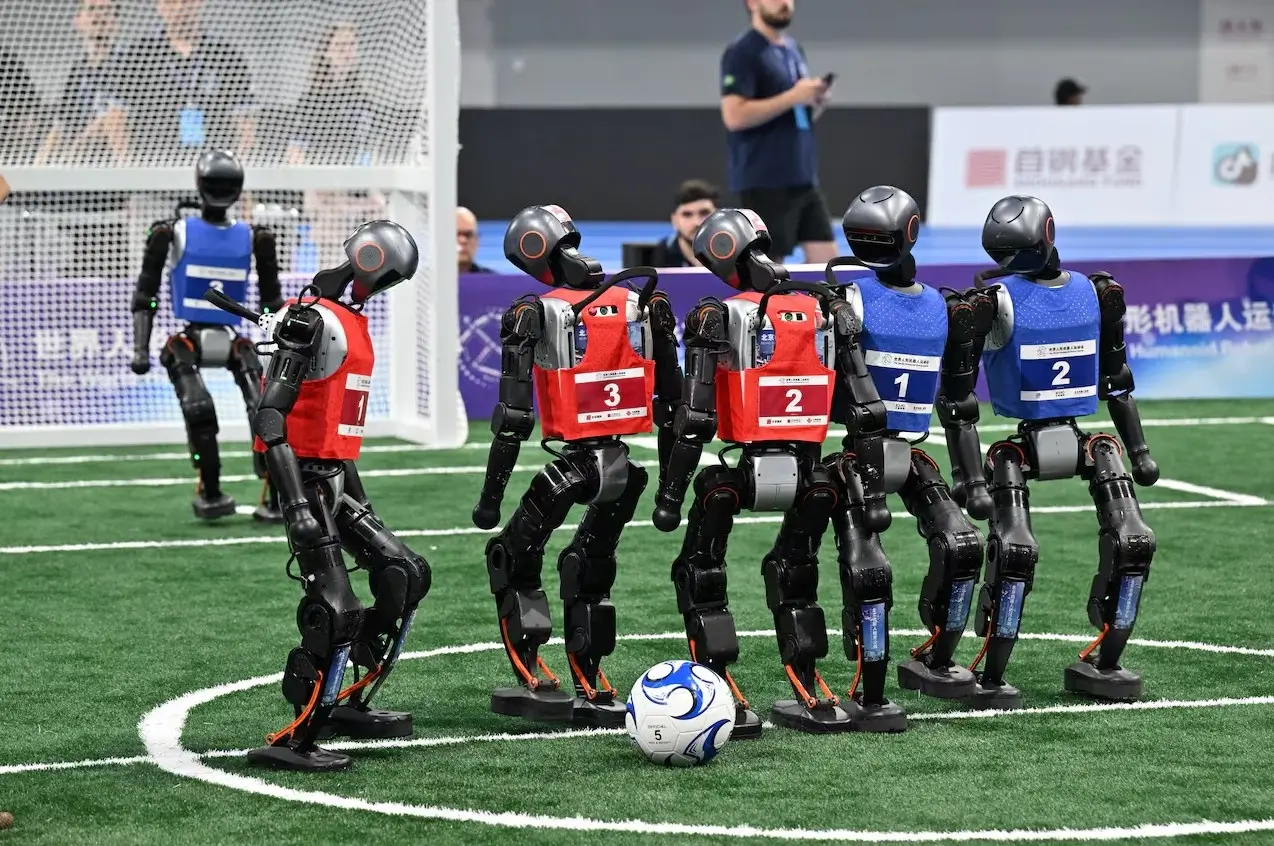China en la carrera de los robots humanoides