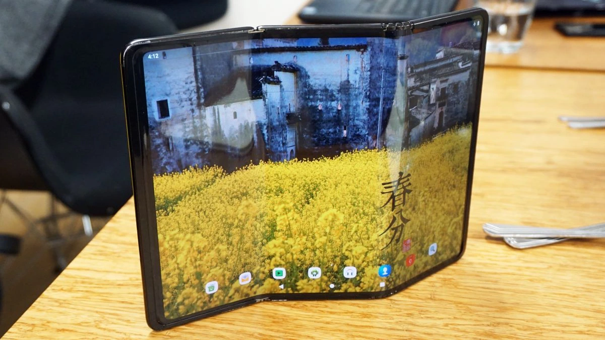 nuevo smartphone samsung que se pliega en tres